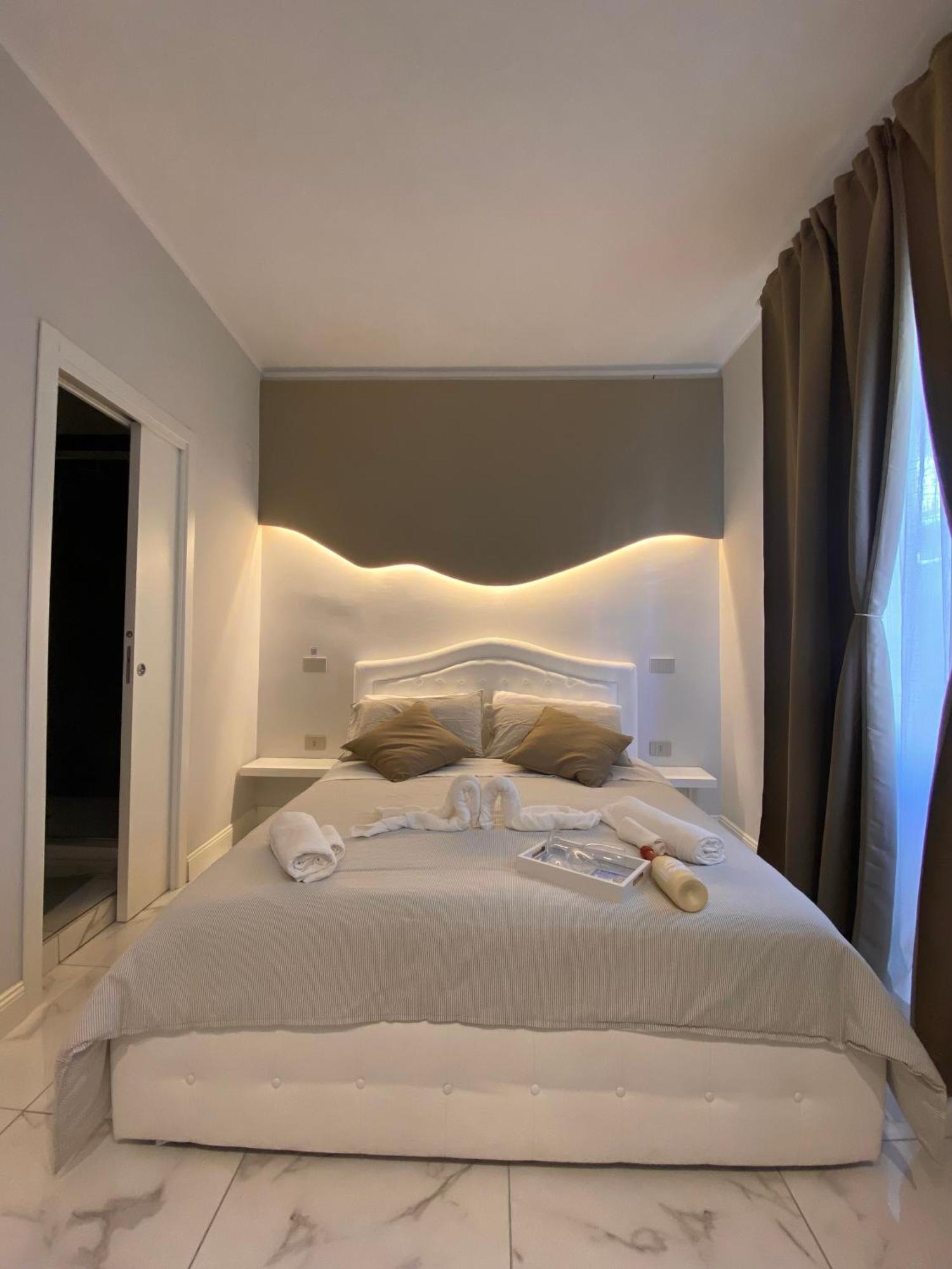 La Dimora Di Marti " Vicino Al Centro Storico Di Napoli" Bed and Breakfast Eksteriør billede
