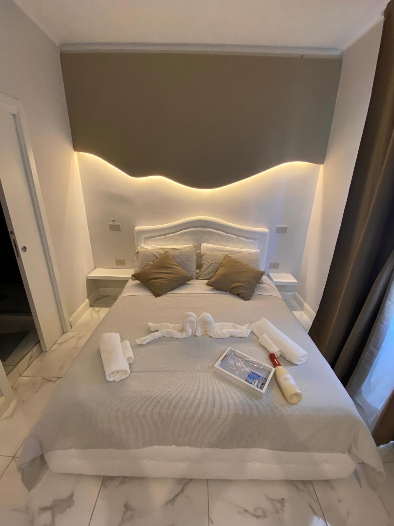 La Dimora Di Marti " Vicino Al Centro Storico Di Napoli" Bed and Breakfast Eksteriør billede