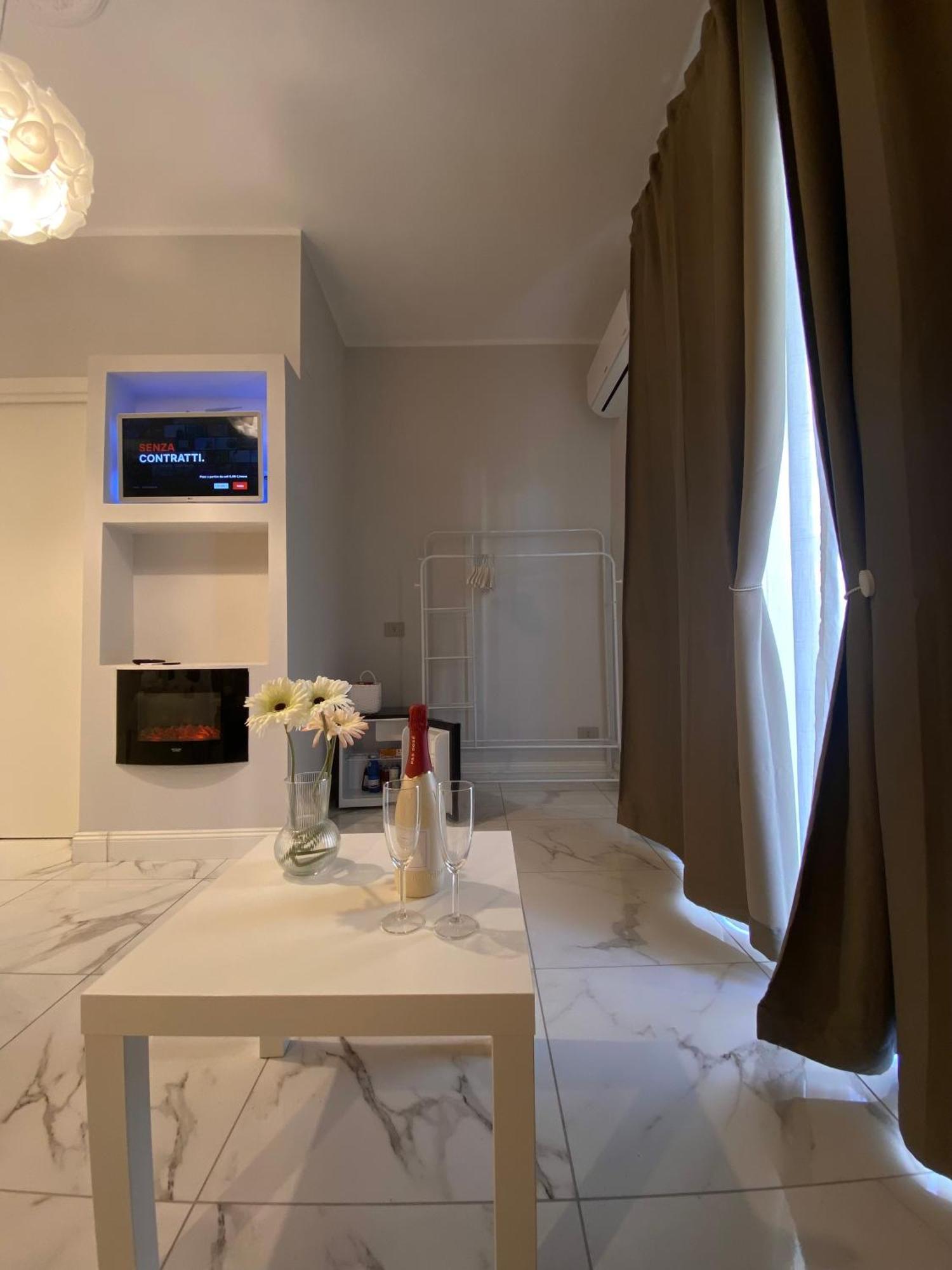 La Dimora Di Marti " Vicino Al Centro Storico Di Napoli" Bed and Breakfast Eksteriør billede